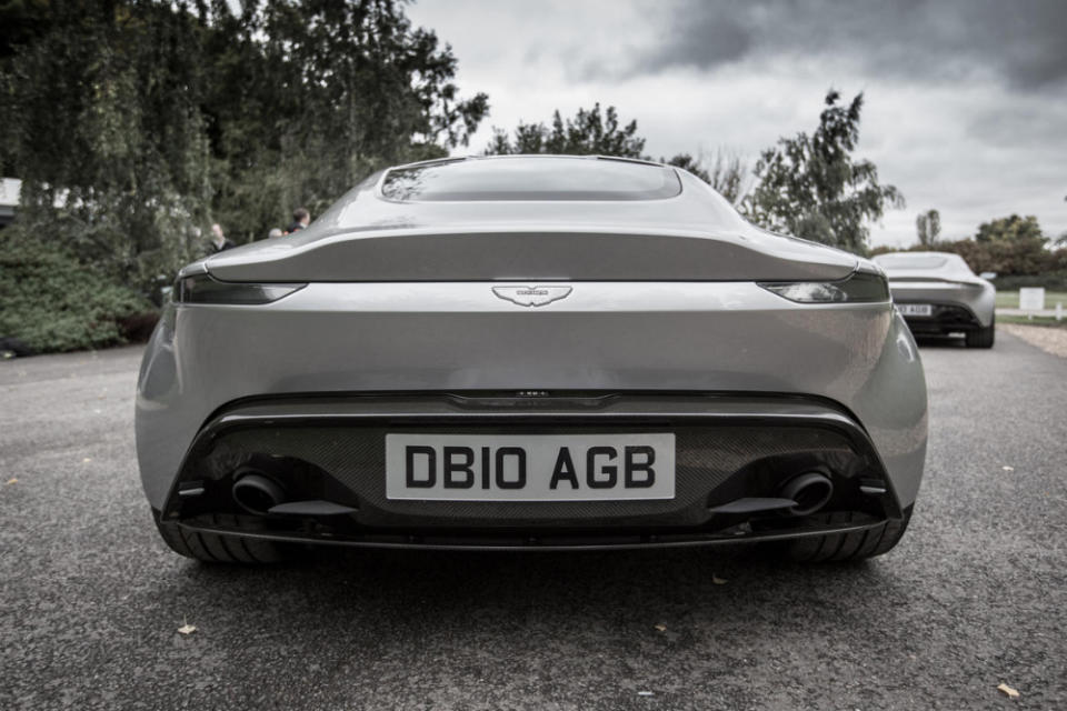 aston-martin-db10-james-bond-spectre-5