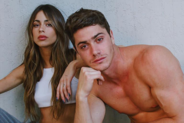 Fran Stoessel, el modelo que sorprende a todos en las redes sociales por su parecido con su hermana menor, Tini Stoessel