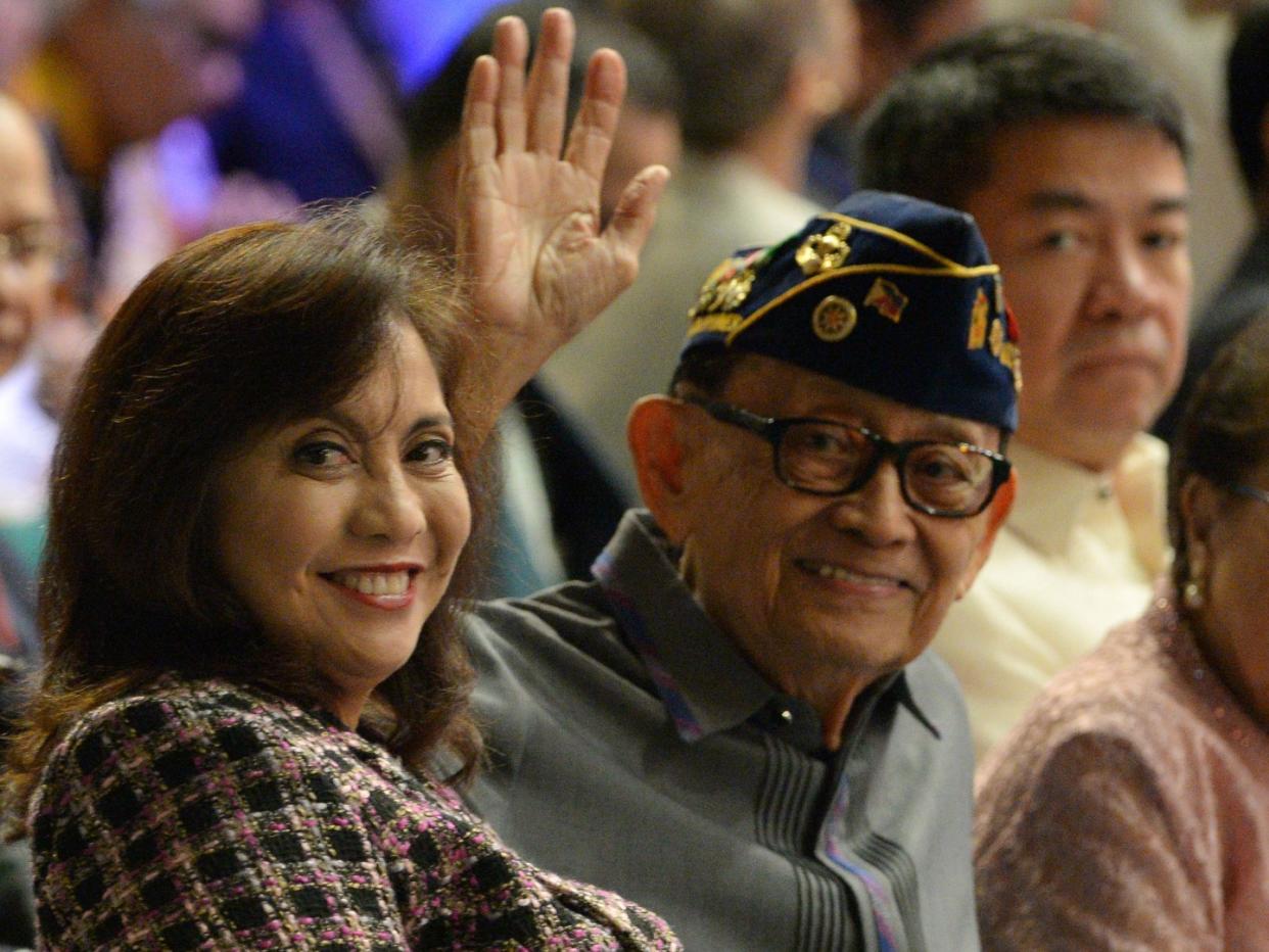 FILE: Then Philippine vice-President Leni Robredo (L) along with former Philippine president fidel Ramos (C), and Senate President Koko Pimentl (top R) acknowledge photographers prior to the start of the closing ceremony of the 50th Association of Southeast Asian Nations (ASEAN) regional security forum in Manila on August 8, 2017. (Photo: TED ALJIBE/AFP via Getty Images)