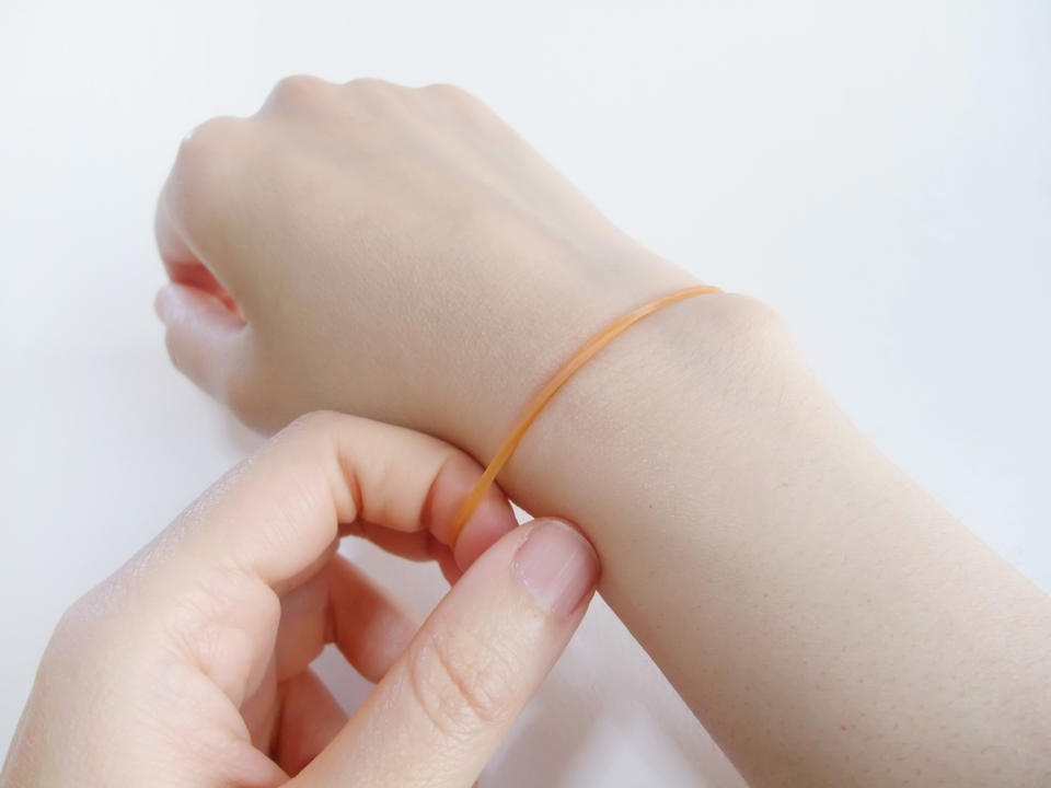 <span><span>This is a rubber band.</span><span>laymul/Getty</span></span>