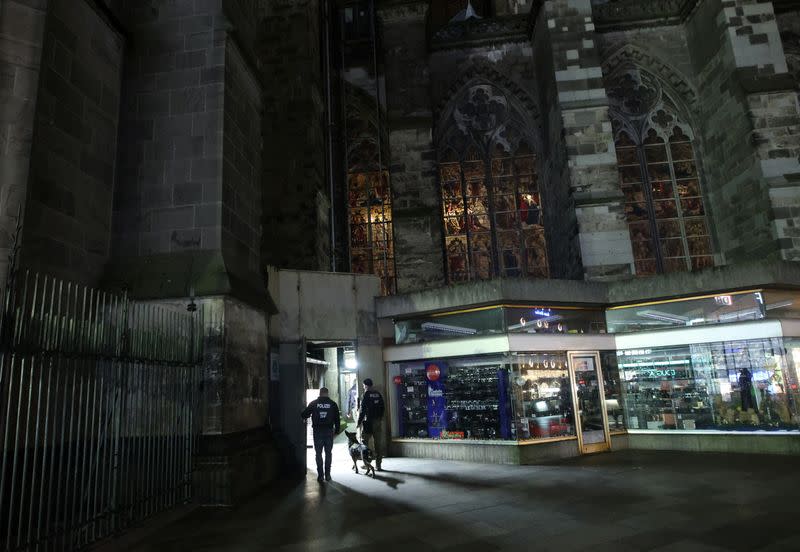 German police secures the Cologne cathedral