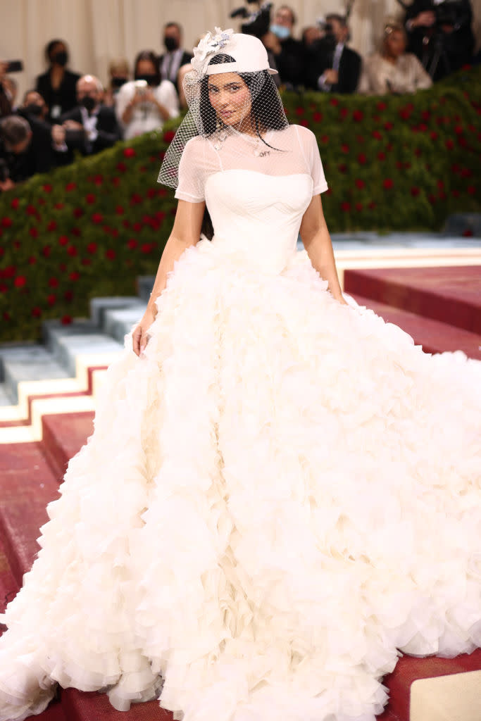 Kylie Jenner at the 2022 Met Gala, Off-White, red carpet, In America: An Anthology of Fashion, Gianvito Rossi
