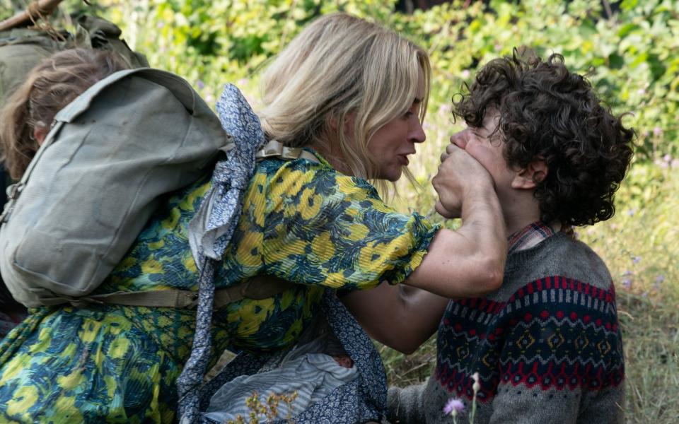 Emily Blunt und Noah Jupe in "A Quiet Place 2": Der Film soll bereits Ende Mai in die Kinos kommen. (Bild: Paramount Pictures Germany)