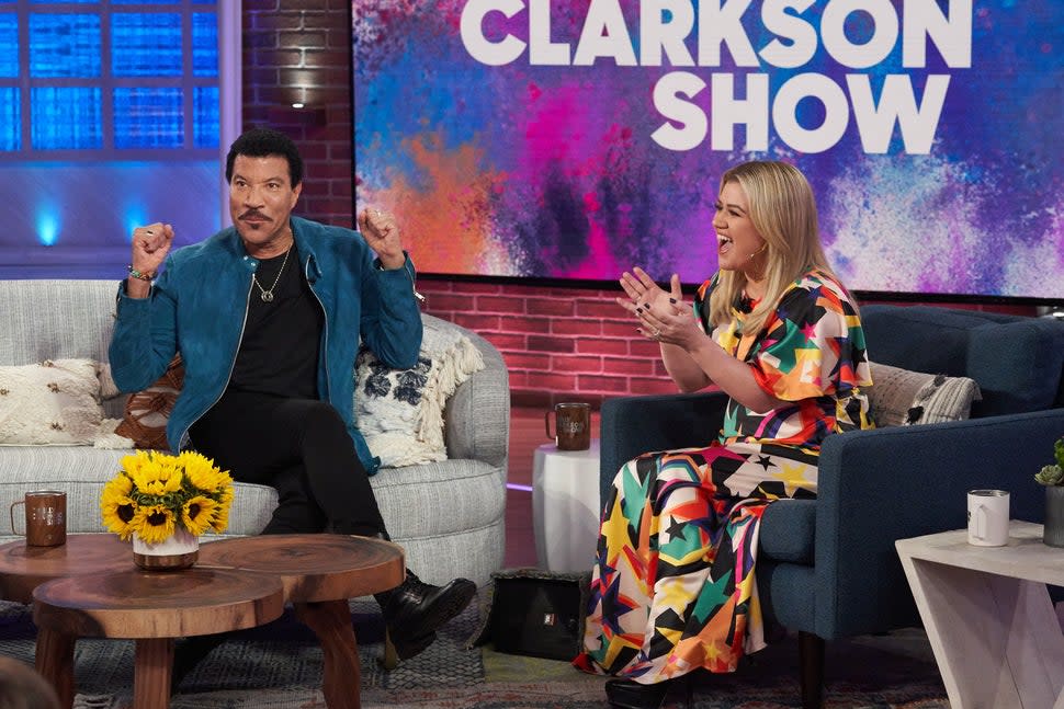 Lionel Richie and Kelly Clarkson on The Kelly Clarkson Show in 2019. 