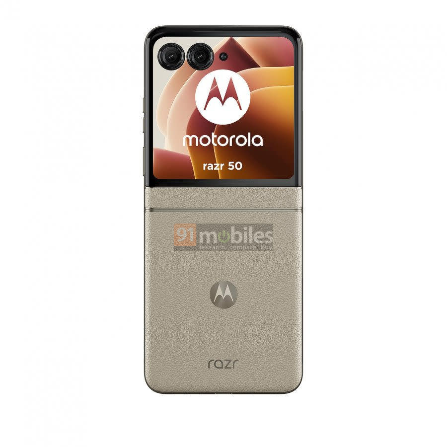 <p>Alleged leaked images of Motorola’s high-end 2024 foldable phone.</p>
