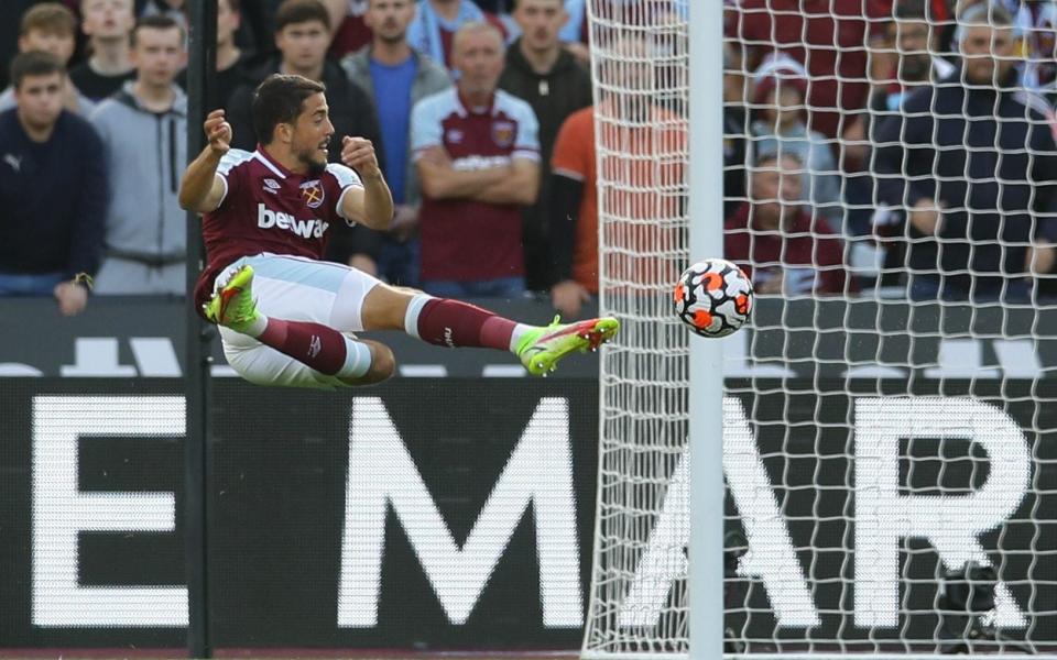 This spectacular first half effort from Fornals was more aesthetic than it was dangerous, with the goal of Hugo Lloris remaining untroubled - Reuters