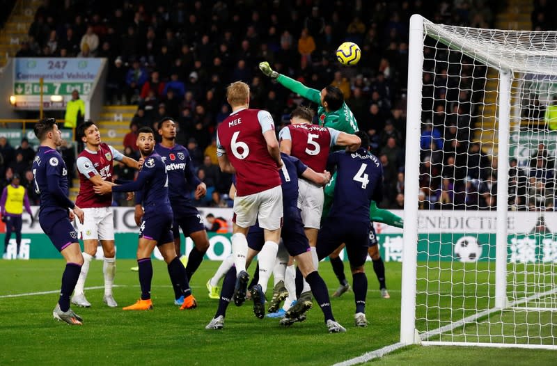 Premier League - Burnley v West Ham United