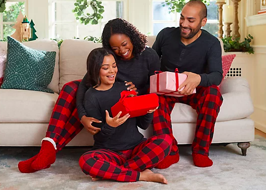 Las Vegas Raiders NFL Christmas Plaid Family Pajamas Set Gift For Family