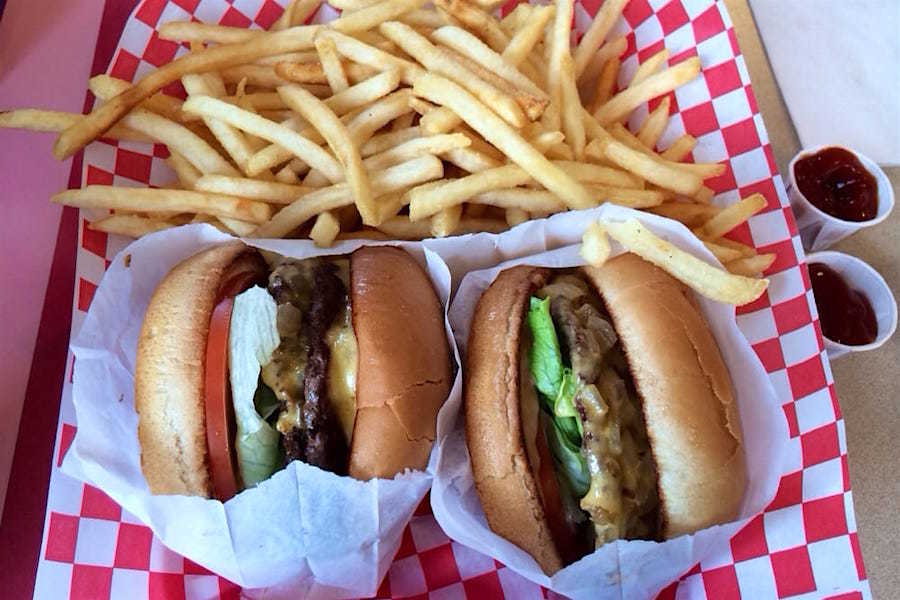 <b>photo: anna liza k./<a href="https://www.yelp.com/biz_photos/drifters-hamburgers-colorado-springs-2?utm_campaign=59ef498f-808b-4372-a5a0-d8e9b3751874%2C1e9d80ec-f11f-4a86-9052-e96a1d64edba&utm_medium=81024472-a80c-4266-a0e5-a3bf8775daa7" rel="nofollow noopener" target="_blank" data-ylk="slk:yelp;elm:context_link;itc:0;sec:content-canvas" class="link ">yelp</a></b>