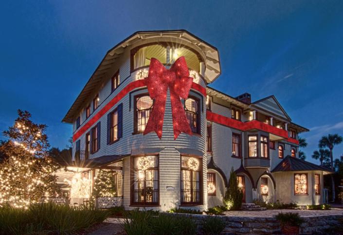 Stetson Mansion Christmas Spectacular Holiday Home Tour