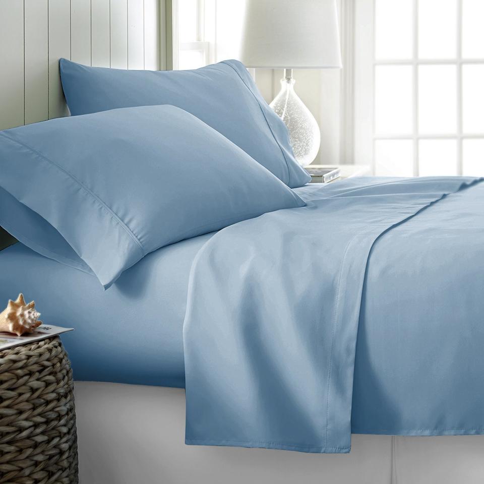 800 Thread Count 100% Long Staple Soft Egyptian Cotton Sheet Set. (Photo: Amazon)