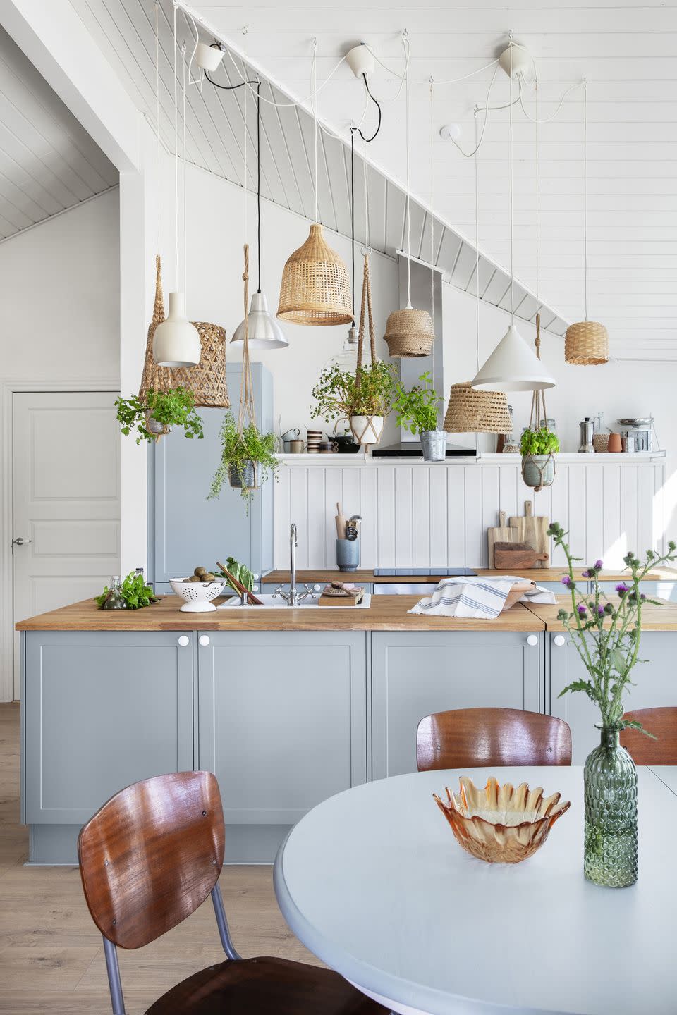 nordic beach cottage kitchen