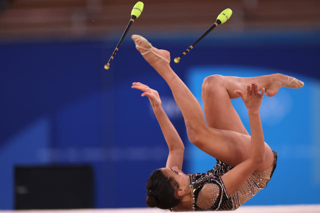 Tres campeonas olímpicas de gimnasia rítmica dan una clase magistral en  Monzón