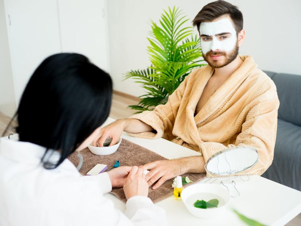 A manicure? More like a MAN-icure if 2023 has anything to say about it! (iStock)