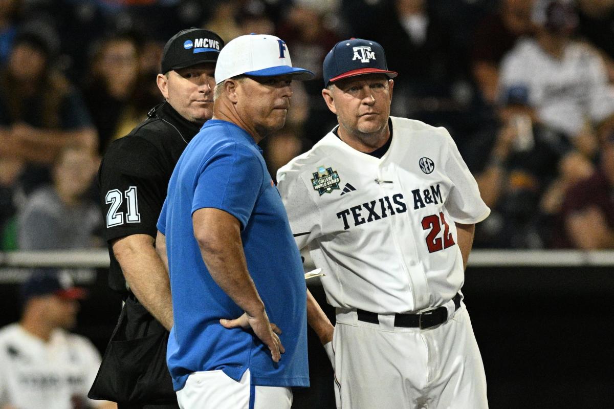 Florida koçu, College World Series sırasında taraftarlar tarafından batboy cinayeti nedeniyle sıkıştırıldı