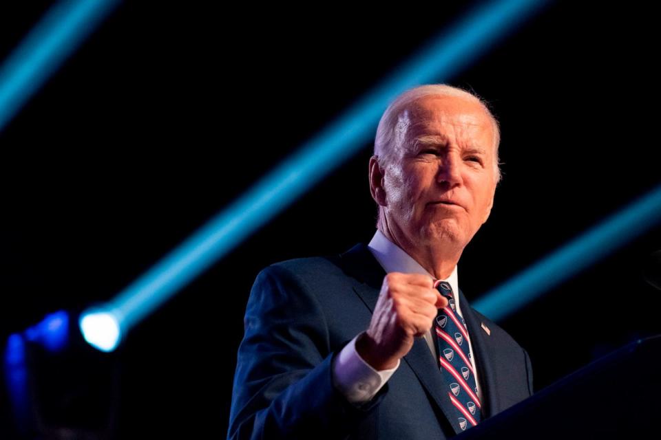PHOTO: President Joe Biden speaks at a campaign event at Montgomery County Community College in Blue Bell, Pa., Jan. 5, 2024. (Stephanie Scarbrough/AP)
