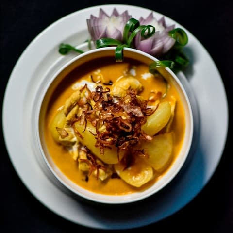 Massaman Gai: a crowd-pleasing yellow chicken curry