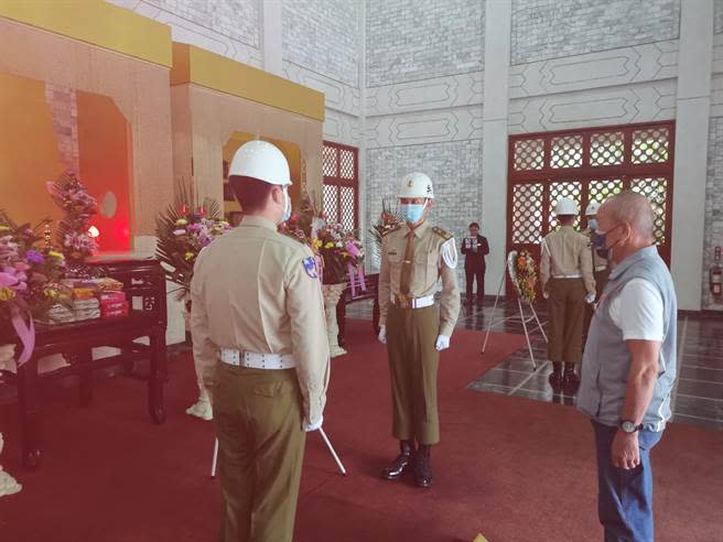 苗栗縣長徐耀昌2日上午赴苗栗市貓裡山忠烈祠主持秋季聯合祭典。（謝明俊攝）