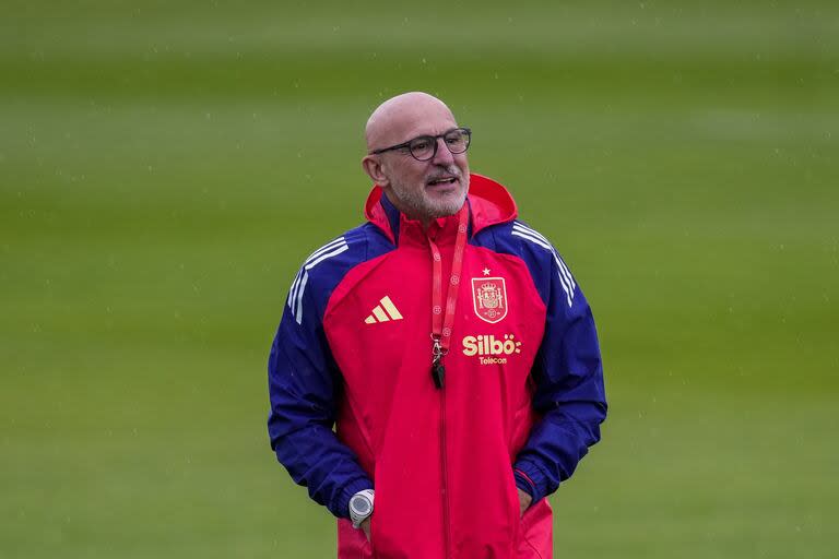 Luis de la Fuente, entrenador de España, eligió poner un equipo suplente