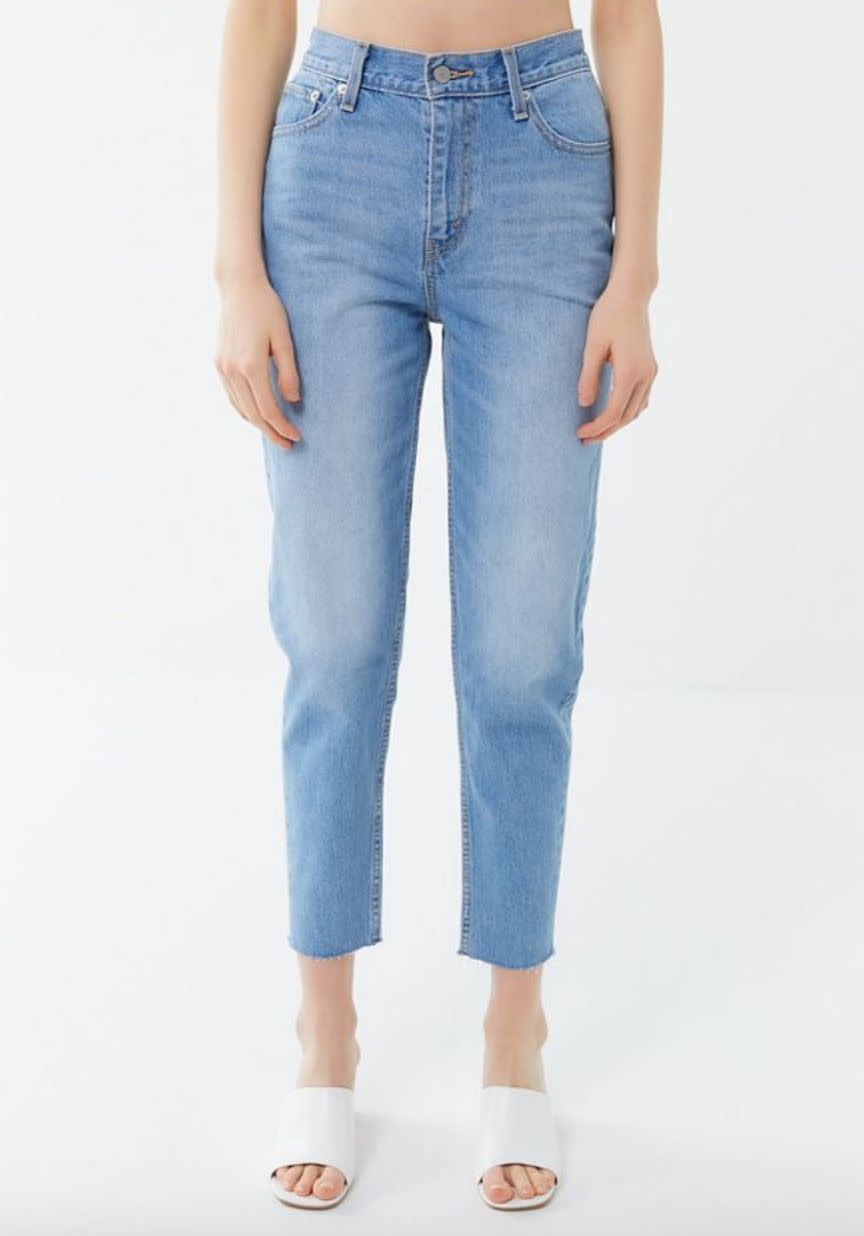 <strong><a href="https://fave.co/2IoFTtd" target="_blank" rel="noopener noreferrer">Find them for $98 at Urban Outfitters.</a></strong>