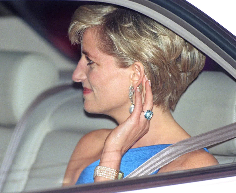 Princess Diana wearing the emerald-cut aquamarine ring in Sydney, Australia. (Getty Images)
