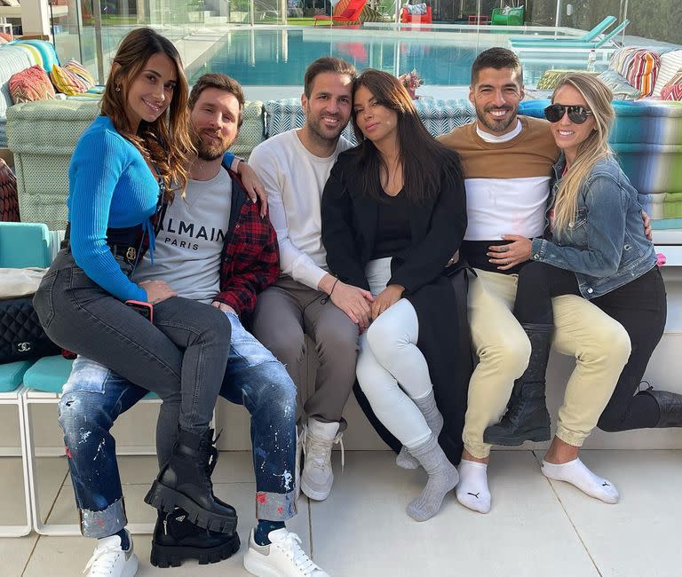 Messi, Cesc y Luis Suárez, con sus parejas, tienen una relación de amistad más allá del fútbol