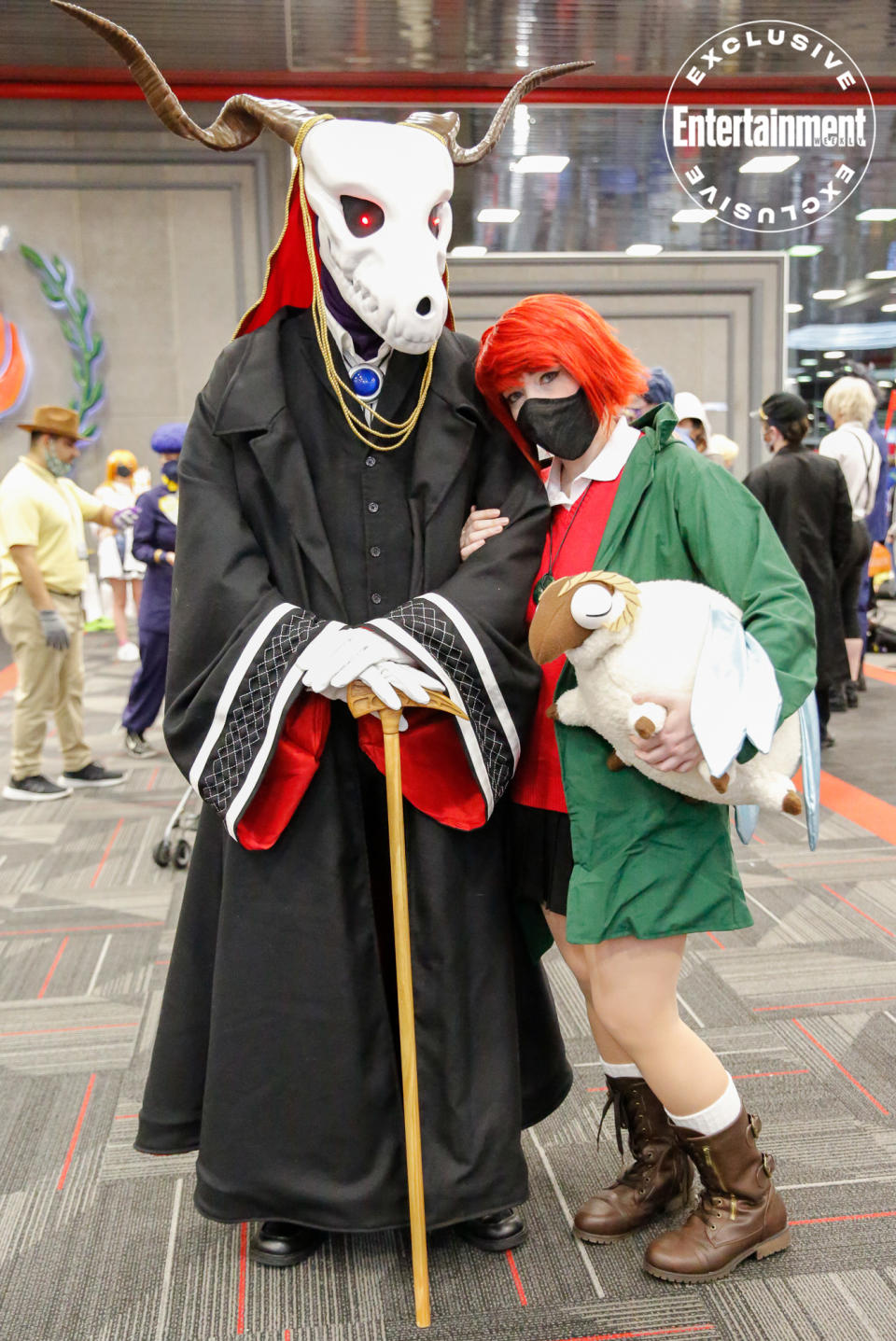 Elias and Chise from <em>The Ancient Magus' Bride</em> cosplayers