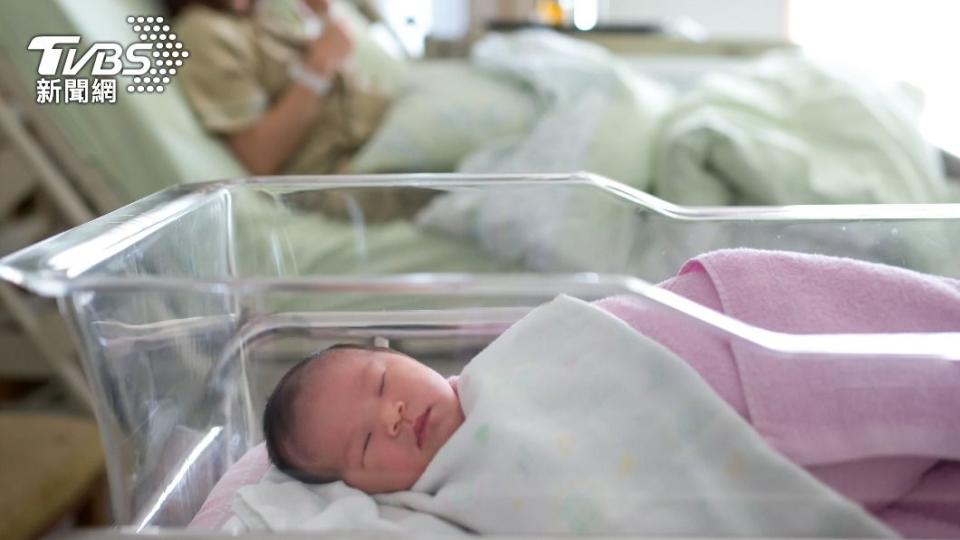 女子氣到將小孩直接送養。（示意圖，非當事人／shutterstock 達志影像）