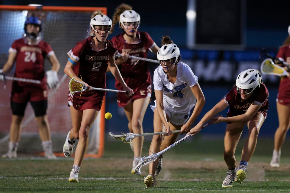 Ponte Vedra's Stella Lynch (4) vies for the ball against Episcopal during the 2023 regional girls lacrosse playoffs.