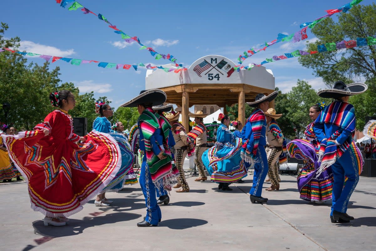 Ballet Folklorico de la Tierra del Encanto dancers during the Cinco De Mayo Fiesta in New Mexico  (Paul Ratje / AFP/ Getty Images)