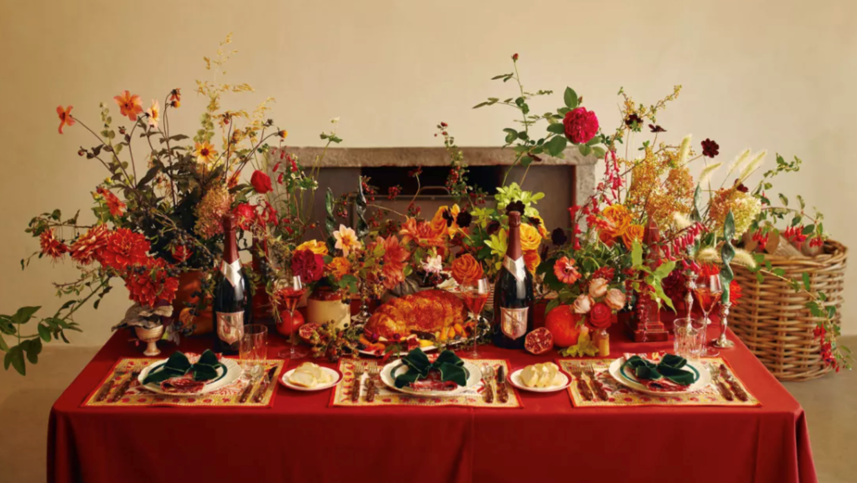  A Thanksgiving tablescape celebrating the joys of the season. 