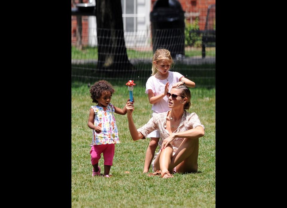 Heidi Klum spends a fun filled day with daughters Leni and Lou at a park in the Tribeca section of New York City.  