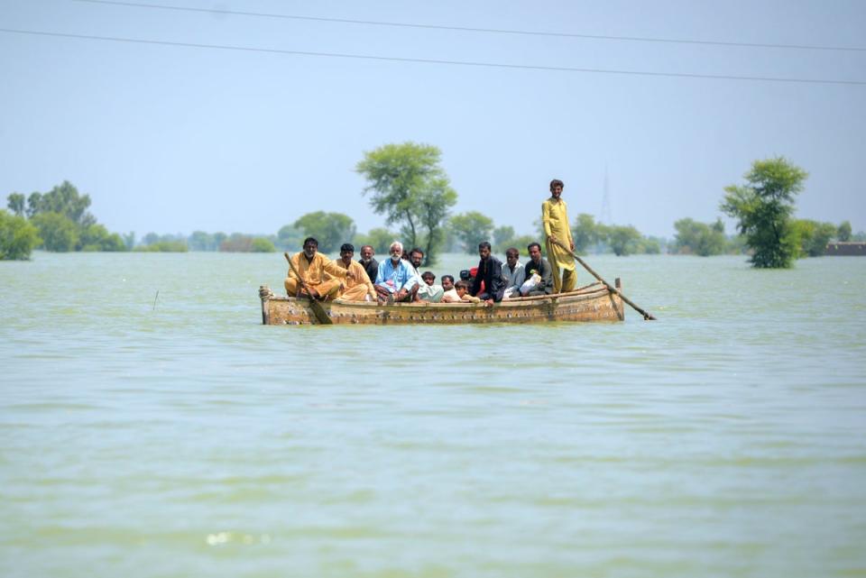 Many people are finding alternative methods such as boats to evacuate or seek supplies (Akifullah Khan/DEC)