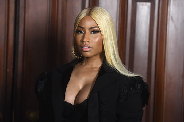 <p>Durante su adolescencia, la cantante trabajó como mesera para la cadena de restaurantes Red Lobster. Sin embargo, confesó a la revista <em><a rel="nofollow noopener" href="https://www.gq.com/story/nicki-minaj?currentPage=1" target="_blank" data-ylk="slk:GQ;elm:context_link;itc:0;sec:content-canvas" class="link ">GQ</a></em> que era mala en su trabajo, ya que no le gustaba tratar con las personas. De hecho, confesó que la despidieron por ser descortés con un cliente, al que siguió fuera del local e insultó por haberse llevado su pluma. Foto: Jamie McCarthy / Getty Images. </p>