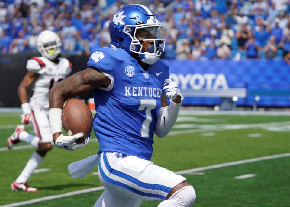 Kentucky sophomore Barion Brown (7) had a 99-yard kickoff return touchdown in UK’s season-opening victory over Ball State and set up a TD with a 36-yard punt return in week two vs. Eastern Kentucky.