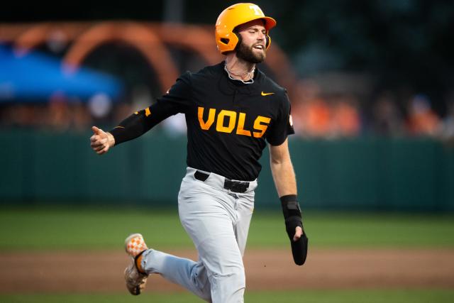 Tennessee-Charlotte baseball: Clemson regional final, NCAA Tournament