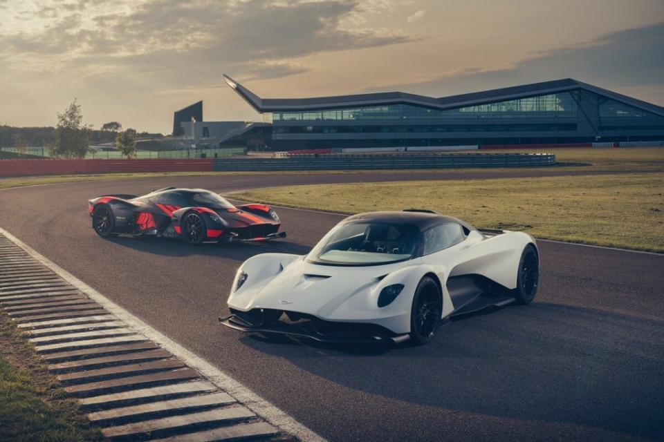 aston-martin-valhalla-valkyrie