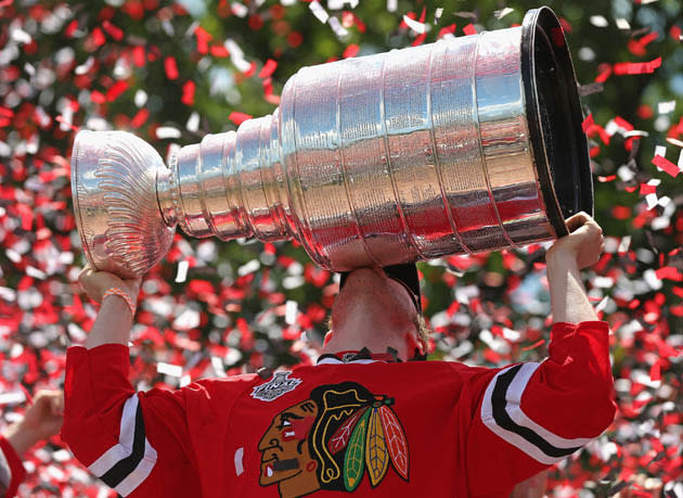 Chicago celebrates Blackhawks' Stanley Cup win with parade, rally