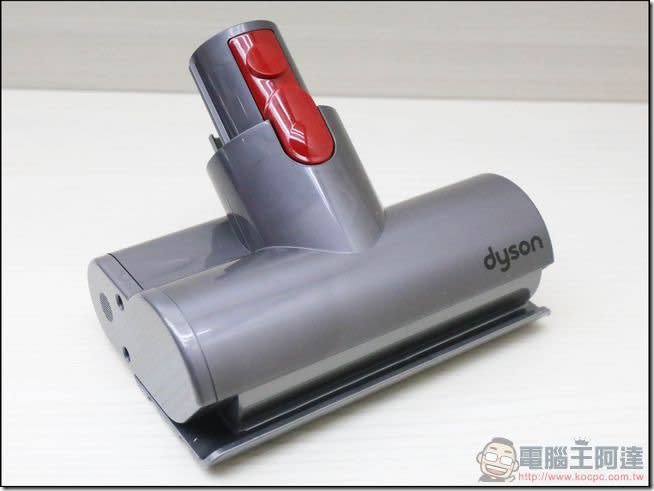 Dyson V8 Fluffy開箱評測體驗新一代設計超強續航噪音減半的多功能無線吸塵器