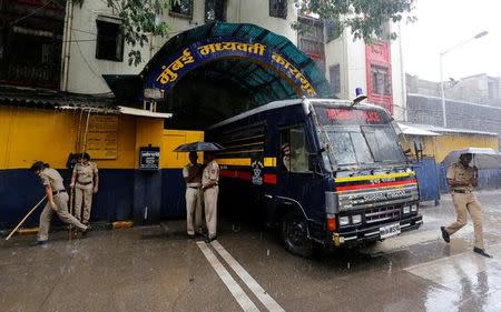 A police van waits to transport convicts guilty of involvement in a series of blasts in 1993, to a court in Mumbai, June 19, 2017. REUTERS/Danish Siddiqui