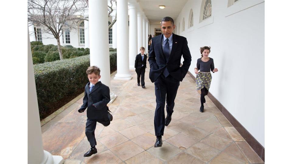 Barack Obama, el encantador de niños
