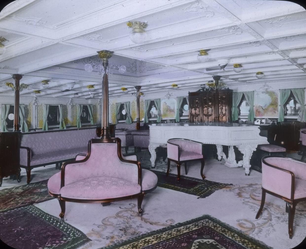 luxury lounge on board of the titanic