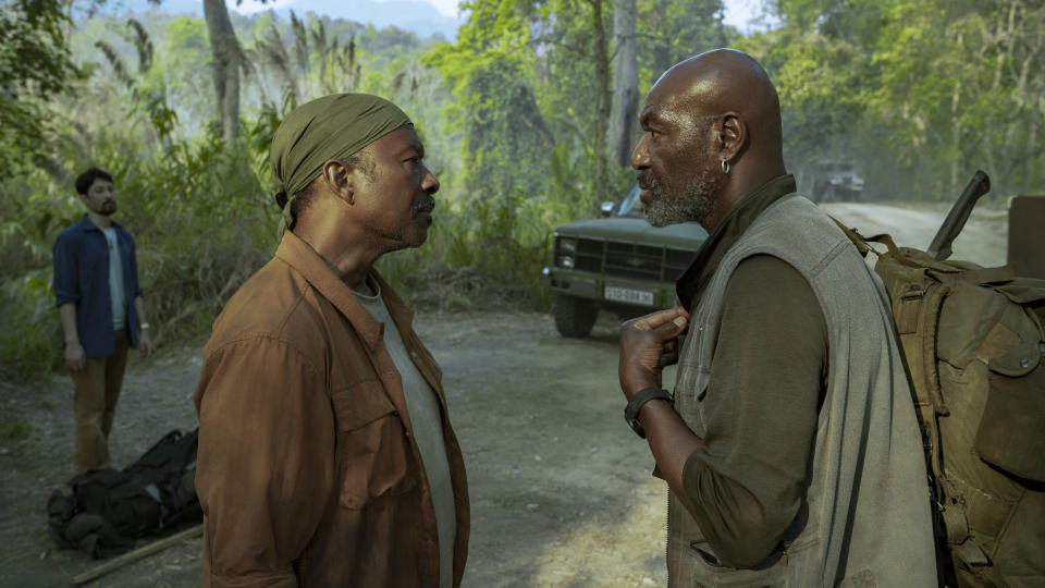 DA 5 BLOODS (L to R) JOHNNY NGUYENÊas VINH TRAN, CLARKE PETERS as OTIS and DELROY LINDO as PAUL in DA 5 BLOODS Cr. DAVID LEE/NETFLIX © 2020