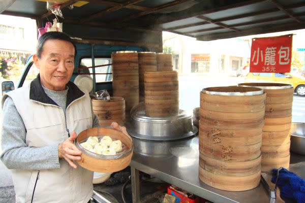 彰化華陽市場小籠包攤車 料好便宜年收百萬佳績