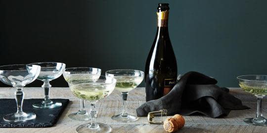 A History of Champagne Glasses (NOTCOT)