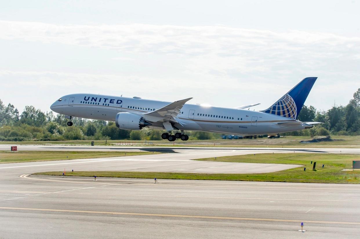 Taking off: testing will be mandatory on some United Boeing 787 flights to London (United Airlines)