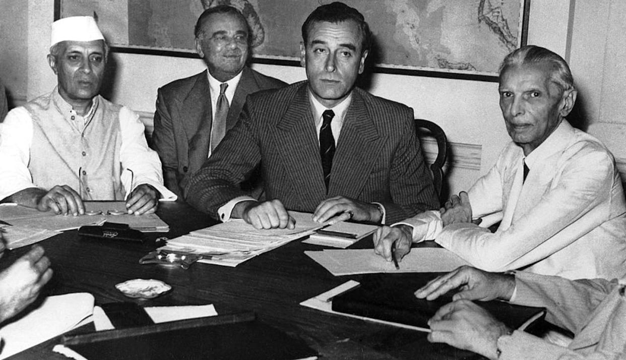 Leaders in New Delhi agree on the plan to partition India: from left, Jawaharlal Nehru, Hastings Ismay, Louis Mountbatten and Ali Jinnah. <a href="https://www.gettyimages.com/detail/news-photo/during-an-historic-conference-in-new-delhi-lord-mountbatten-news-photo/104401851?adppopup=true" rel="nofollow noopener" target="_blank" data-ylk="slk:Keystone-France/Gamma-Keystone via Getty Images;elm:context_link;itc:0;sec:content-canvas" class="link ">Keystone-France/Gamma-Keystone via Getty Images</a>