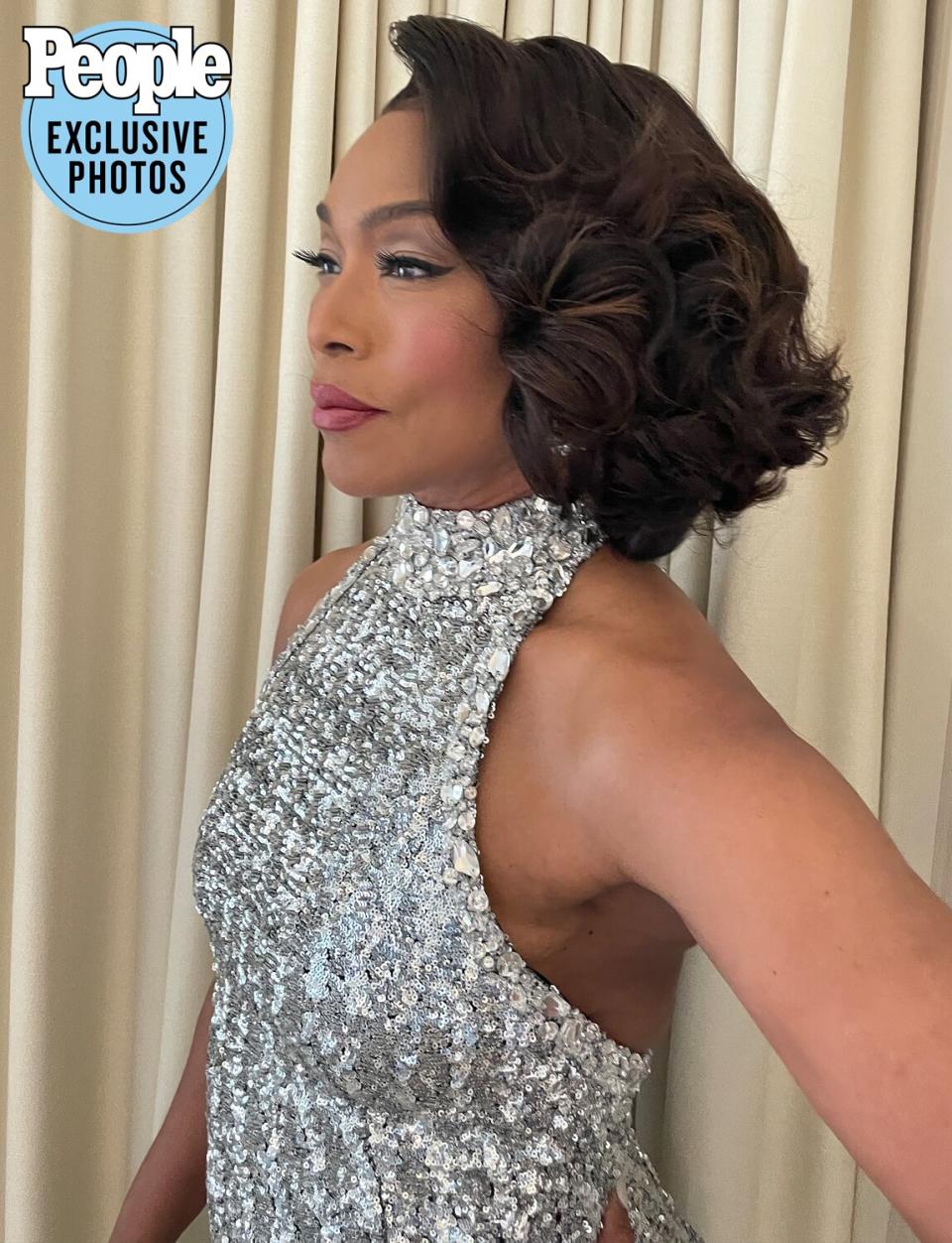 Angela Bassett BTS 2023 Golden Globes