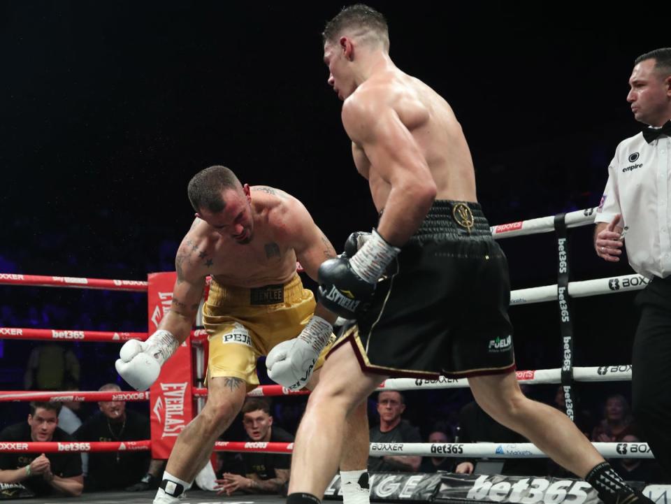 Chris Billam-Smith (right) knocked out Armend Xhoxhaj in the fifth round (LAWRENCE LUSTIG)