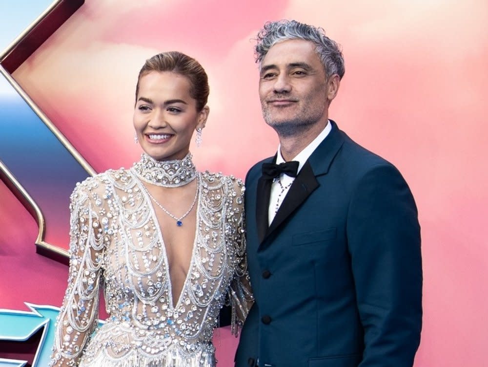 Rita Ora und Taika Waititi sind seit April 2021 liiert. (Bild: 2022 Loredana Sangiuliano/Shutterstock.com)